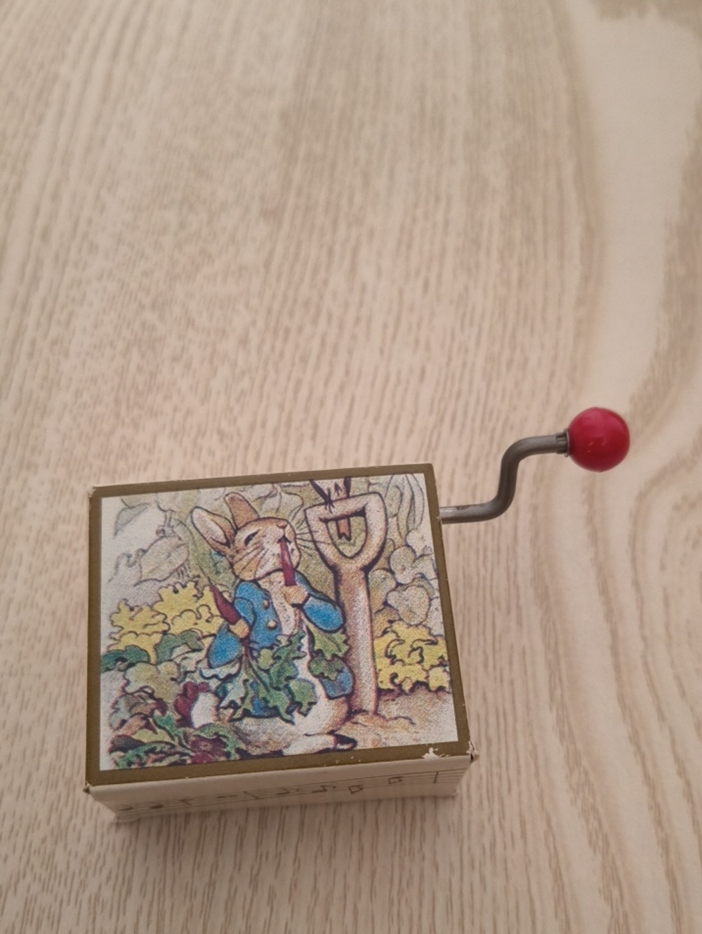 Vintage Beatrix Potter Mini Hand Crank Music Box Cardboard WORKS GREAT RARE!! - Picture 6 of 8